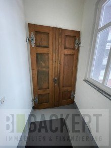 Flurbereich vor der Wohnung Helle 3-Zimmer-Wohnung mit Balkon im Herzen von Ruhla. Frei ab 01.10.2026.