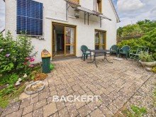 Terrasse Gem�tliches Wohnhaus mit kleinem Garten, Garage und Carport