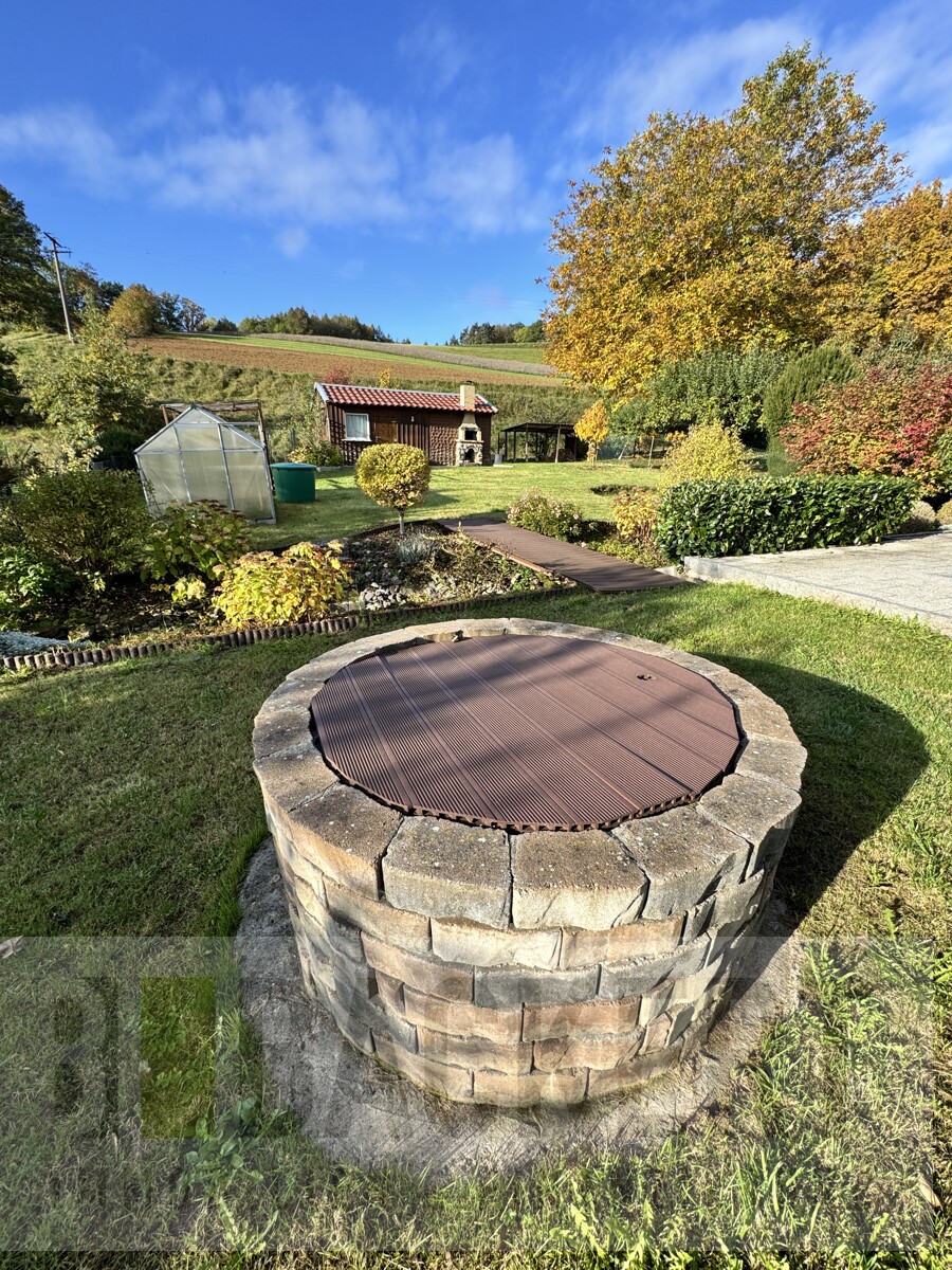 Brunnen Zweifamilienhaus Weismain