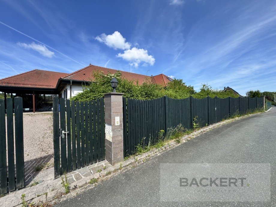 Ansicht Stra�enseite Bungalow Hollfeld / Kr�gelstein