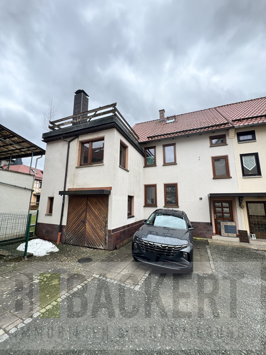 Ansicht Hofbereich Doppelhaush�lfte Floh-Seligenthal