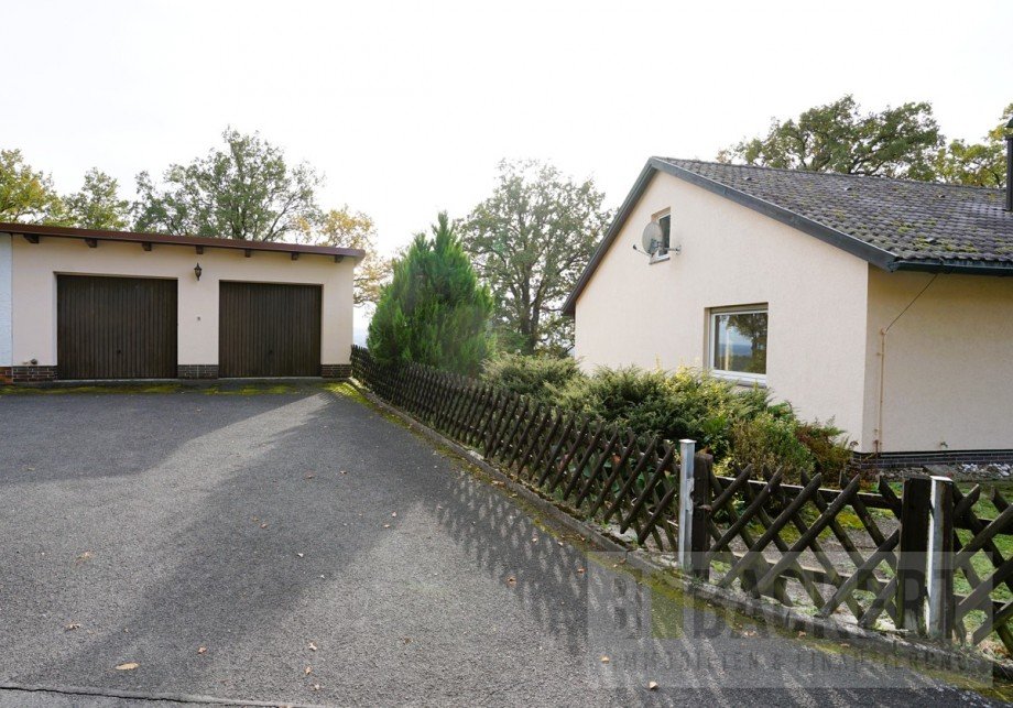 Zufahrt Doppelgarage Einfamilienhaus Mainleus