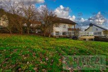 Ansicht Stra�enseite Renovierungsbed�rftiges Einfamilienhaus mit Ausbaureserve in Traumlage von Burghaig