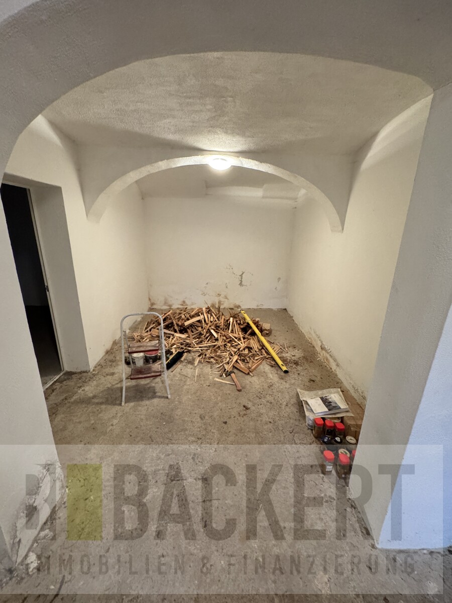 Lagerraum hinter den Garagen Einfamilienhaus Kulmbach / L�sau