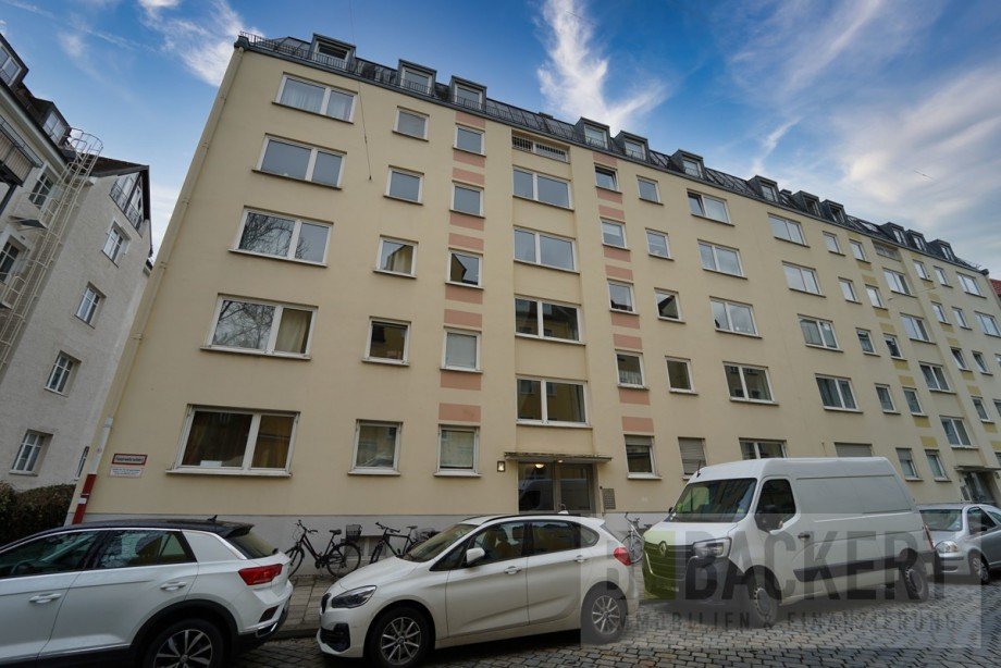Stra�enansicht Dachgeschosswohnung M�nchen