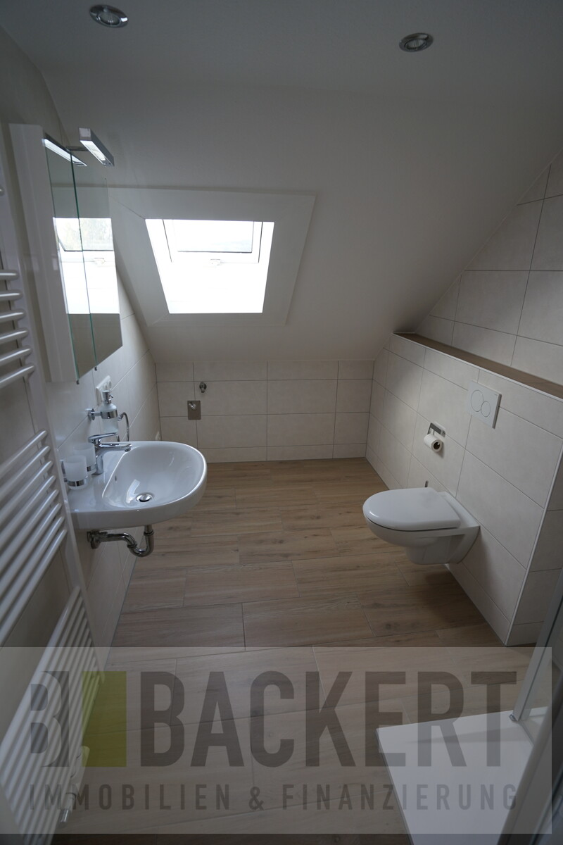 Badezimmer Dachgeschosswohnung Altenkunstadt