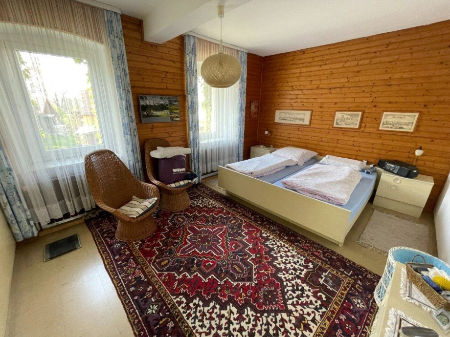 Schlafzimmer im Erdgeschoss Einfamilienhaus Stammbach