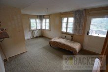 Wohnzimmer DG Sanierungsbed�rftiges Zweifamilienhaus mit Einliegerwohnung in Hanglage von Bad Berneck.