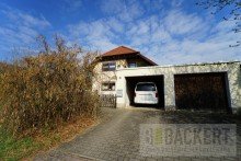 Zufahrt mit Garagen Einfamilienhaus in bester Wohnlage von Altenkunstadt