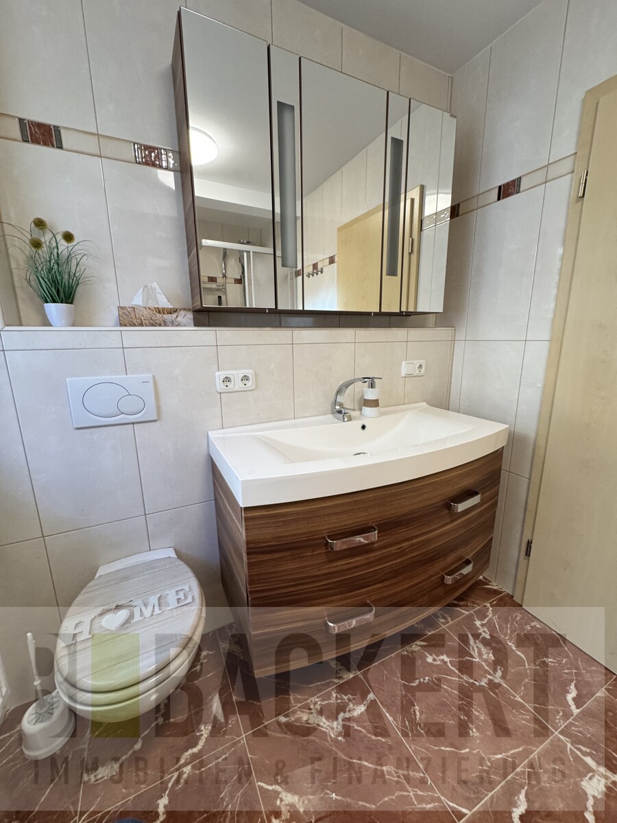 Badezimmer EG Zweifamilienhaus Weismain
