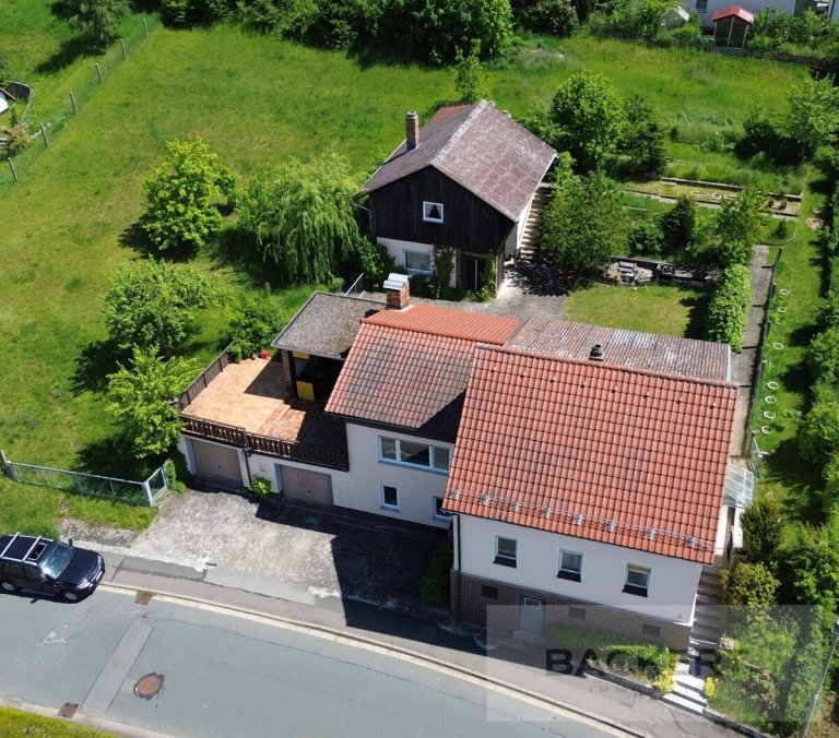 Luftaufnahme Altenkunstadt / Woffendorf Einfamilienhaus Wohnen, Arbeiten, Hobby. Hier ist vieles m�glich. Ger�umiges Wohnhaus sucht Liebhaber!