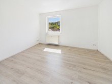 Wohnzimmer Helle, ger�umige 2-Zimmer-Wohnung im Herzen von Ruhla 
-Dachgeschoss-