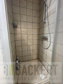 Badezimmer Ger�umige 2,5-Zimmer-Souterrainwohnung in zentraler Lage von Kulmbach - kurzfristig frei