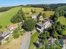Luftaufnahme Etabliertes Gasthaus mit Fremdenzimmern, Nebengeb�ude und viel Grund sucht Wirtsleute!