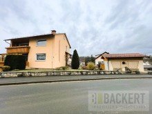 Ansicht Stra�enseite Gepflegtes Einfamilienhaus mit Garage sowie Ausbaureserve in Altenkunstadt