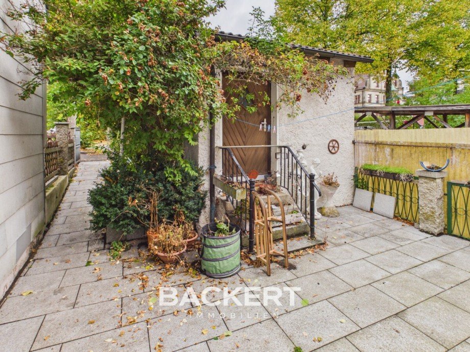 Terrasse und R�ckansicht Garage Reihenmittelhaus Wunsiedel