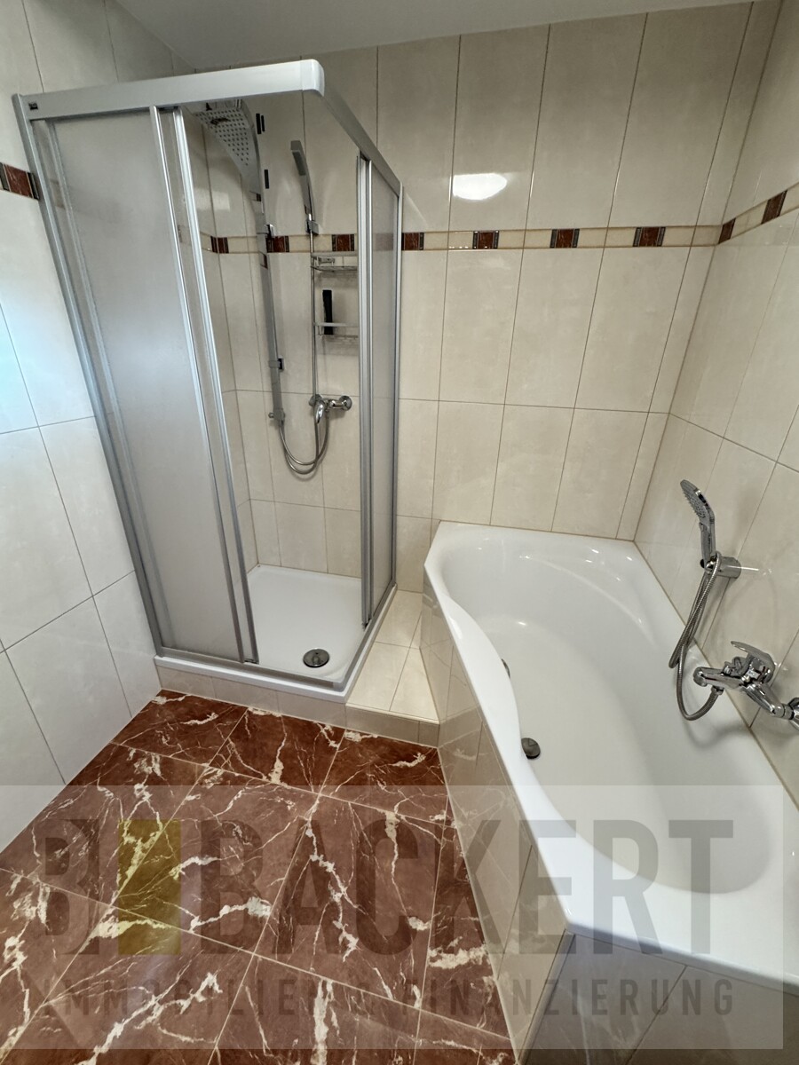 Badezimmer EG Zweifamilienhaus Weismain