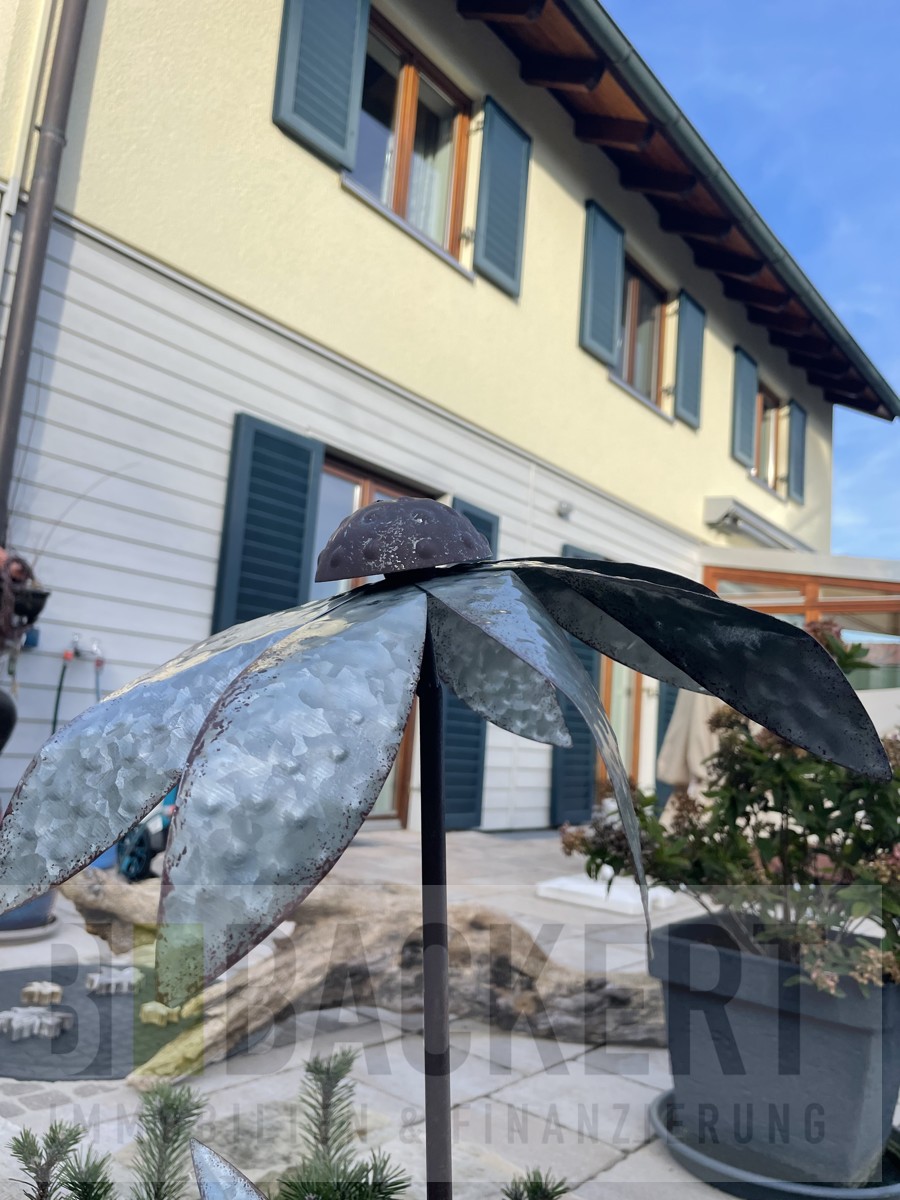 R�ckansicht Einfamilienhaus Michelau in Oberfranken / Schw�rbitz