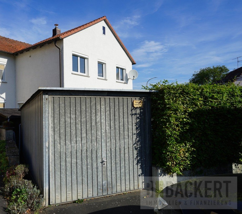 Blechgarage Doppelhaush�lfte Michelau in Oberfranken / Neuensee