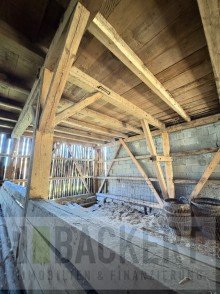 Scheunenbereich Einzigartiges landwirtschaftliches Anwesen 
- Wohnhaus, Scheunen und noch viel mehr!