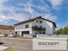 Ansicht Stra�enseite Ein Grundst�ck, zwei Einheiten und jede Menge Platz! Ideal als Mehrgenerationenhaus