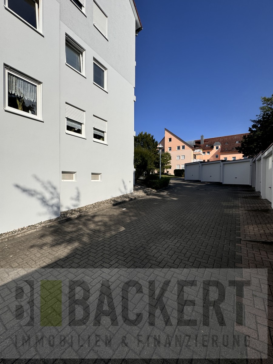Seitenansicht mit Zufahrt Etagenwohnung Kulmbach