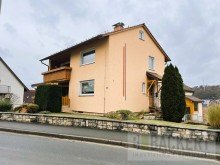 Ansicht Stra�enseite Gepflegtes Einfamilienhaus mit Garage sowie Ausbaureserve in Altenkunstadt