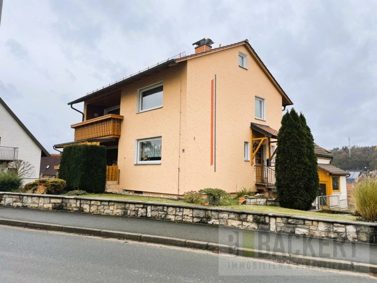 Ansicht Stra�enseite Altenkunstadt Einfamilienhaus Gepflegtes Einfamilienhaus mit Garage sowie Ausbaureserve in Altenkunstadt