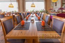 Restaurant Etabliertes Gasthaus mit Fremdenzimmern, Nebengeb�ude und viel Grund sucht Wirtsleute!
