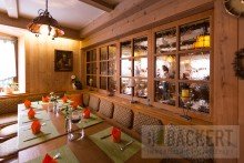 Restaurant Etabliertes Gasthaus mit Fremdenzimmern, Nebengeb�ude und viel Grund sucht Wirtsleute!
