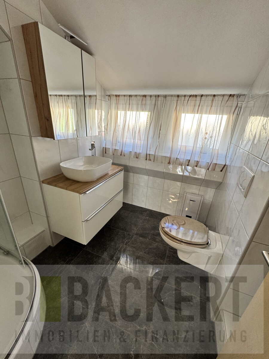 Badezimmer DG Zweifamilienhaus Weismain