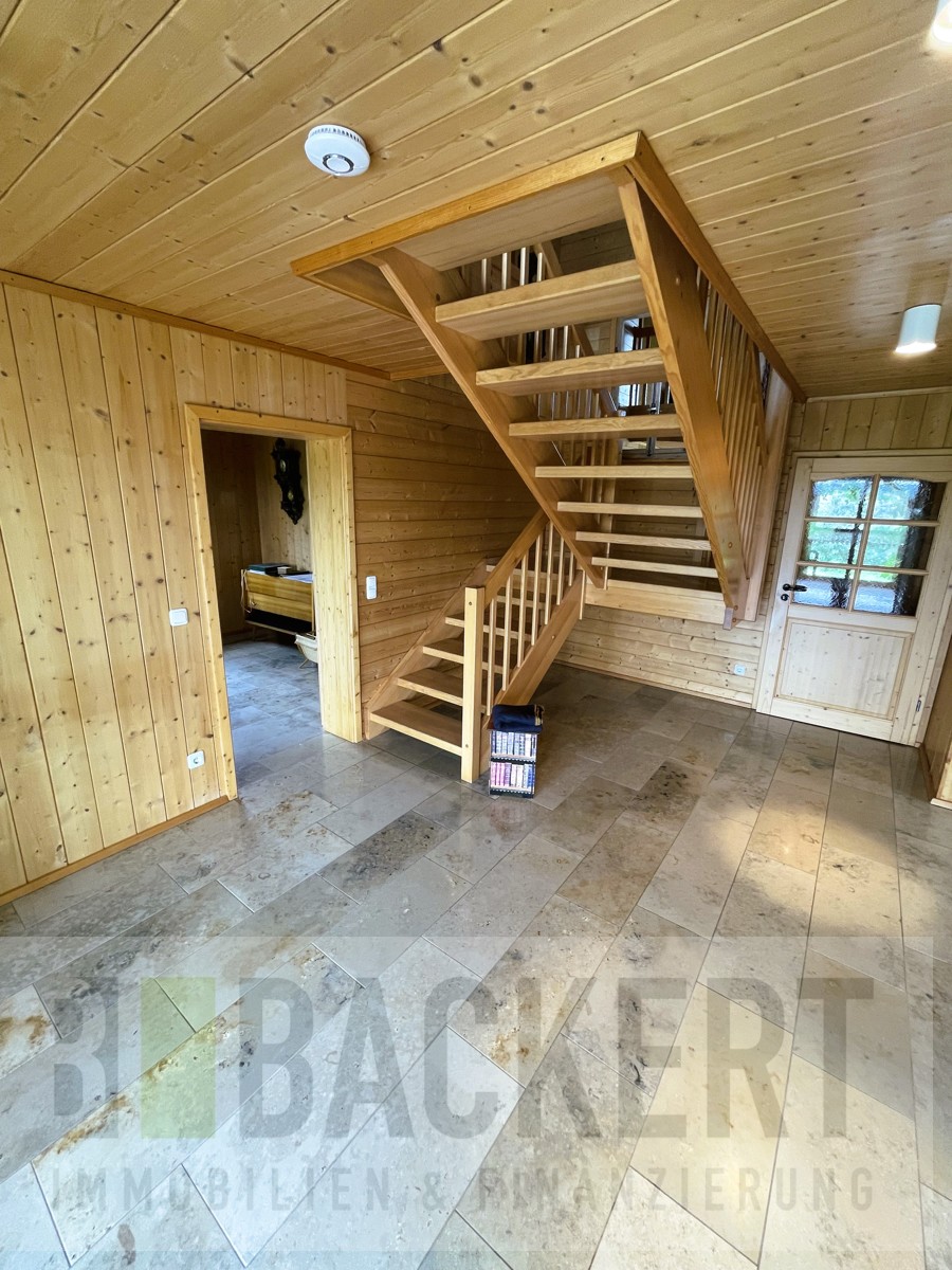 Vollholztreppe Einfamilienhaus Weismain