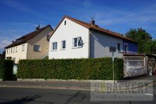 Stra�enansicht Umfangreich renovierte Doppelhaush�lfte in Michelau i. Ofr- OT. Frei ab sofort!