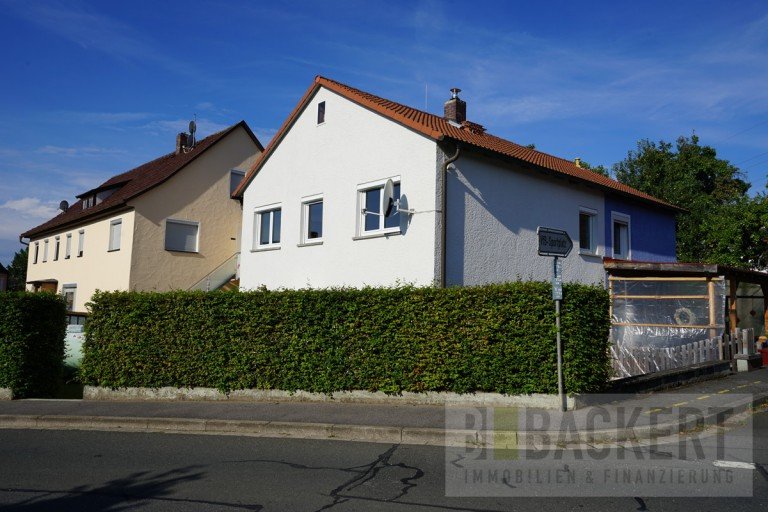 Stra�enansicht Michelau in Oberfranken / Neuensee Doppelhaush�lfte Umfangreich renovierte Doppelhaush�lfte in Michelau i. Ofr- OT. Frei ab sofort!