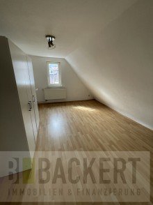 G�stezimmer DG Geschichtstr�chtiges Ausflugslokal mit Wohnung und
Fremdenzimmern im Herzen von Ruhla.