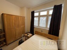 Schlafzimmer Helle 3-Zimmer-Wohnung mit Balkon im Herzen von Ruhla. Frei ab 01.10.2026.