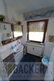 Badezimmer OG Gro�es Zweifamilienhaus mit Garage in toller Wohnlage von Burgkunstadt