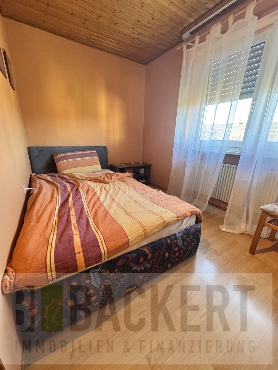 Schlafzimmer Obergschoss Zweifamilienhaus Mainleus
