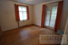 Schlaf-/Kinderzimmer 1. OG Sanierungsbed�rftiges Zweifamilienhaus mit Einliegerwohnung in Hanglage von Bad Berneck.