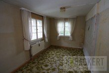 Schlaf-/Kinderzimmer DG Sanierungsbed�rftiges Zweifamilienhaus mit Einliegerwohnung in Hanglage von Bad Berneck.